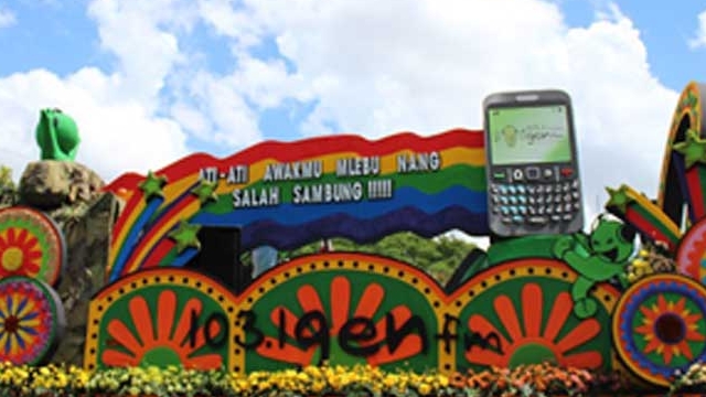 Parade Budaya dan Pawai Bunga 2014
